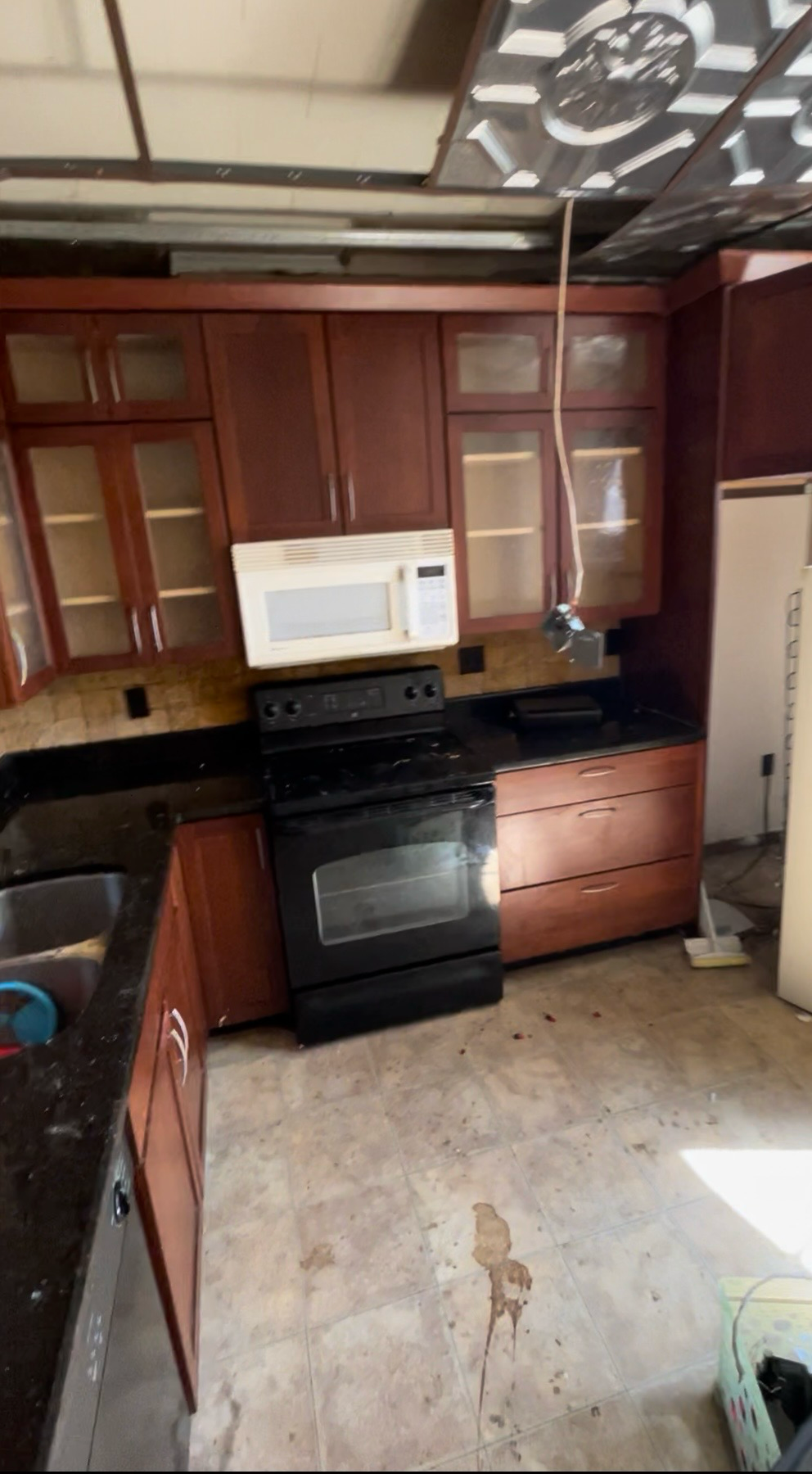 Taylor Avenue kitchen in Scranton before renovation