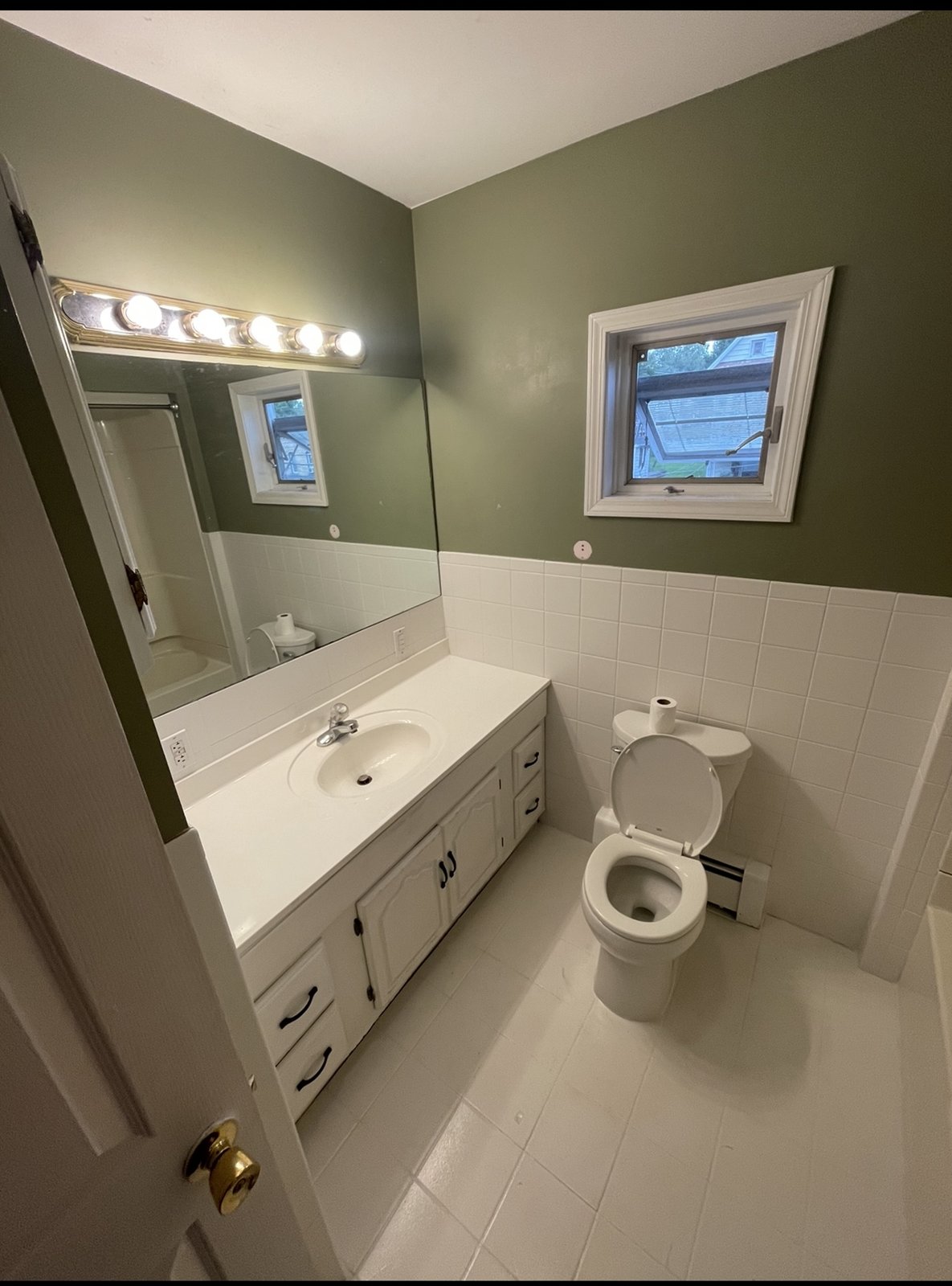 Penn Avenue front-house bathroom in Green Ridge, Scranton, after updates, photo 1