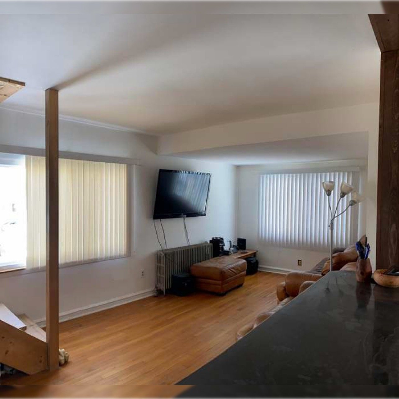 South Webster Avenue three-unit living room in Scranton at purchase, photo 14