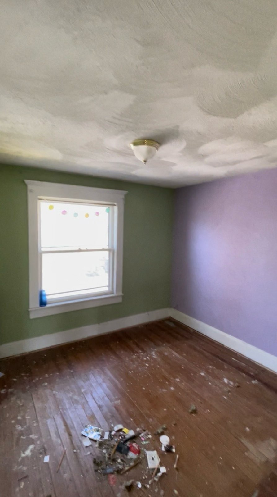 Taylor Avenue room in Scranton, before photo